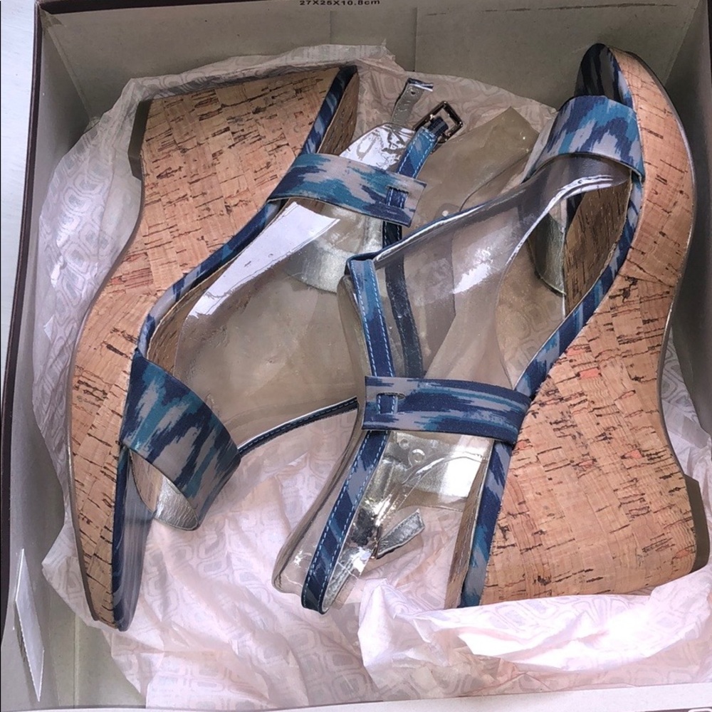 NWT Bandolino Nezra Blue Wedges, Size 8
